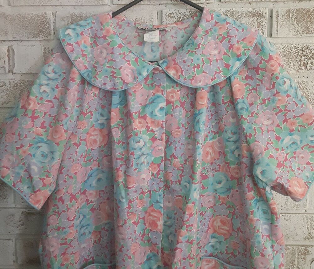 Vintage Vandemere sz L House Coat read Arthritis sufferers Comfort